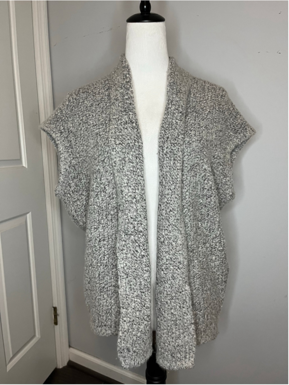 Leo & Sage Speckled Knit Cardigan Vest